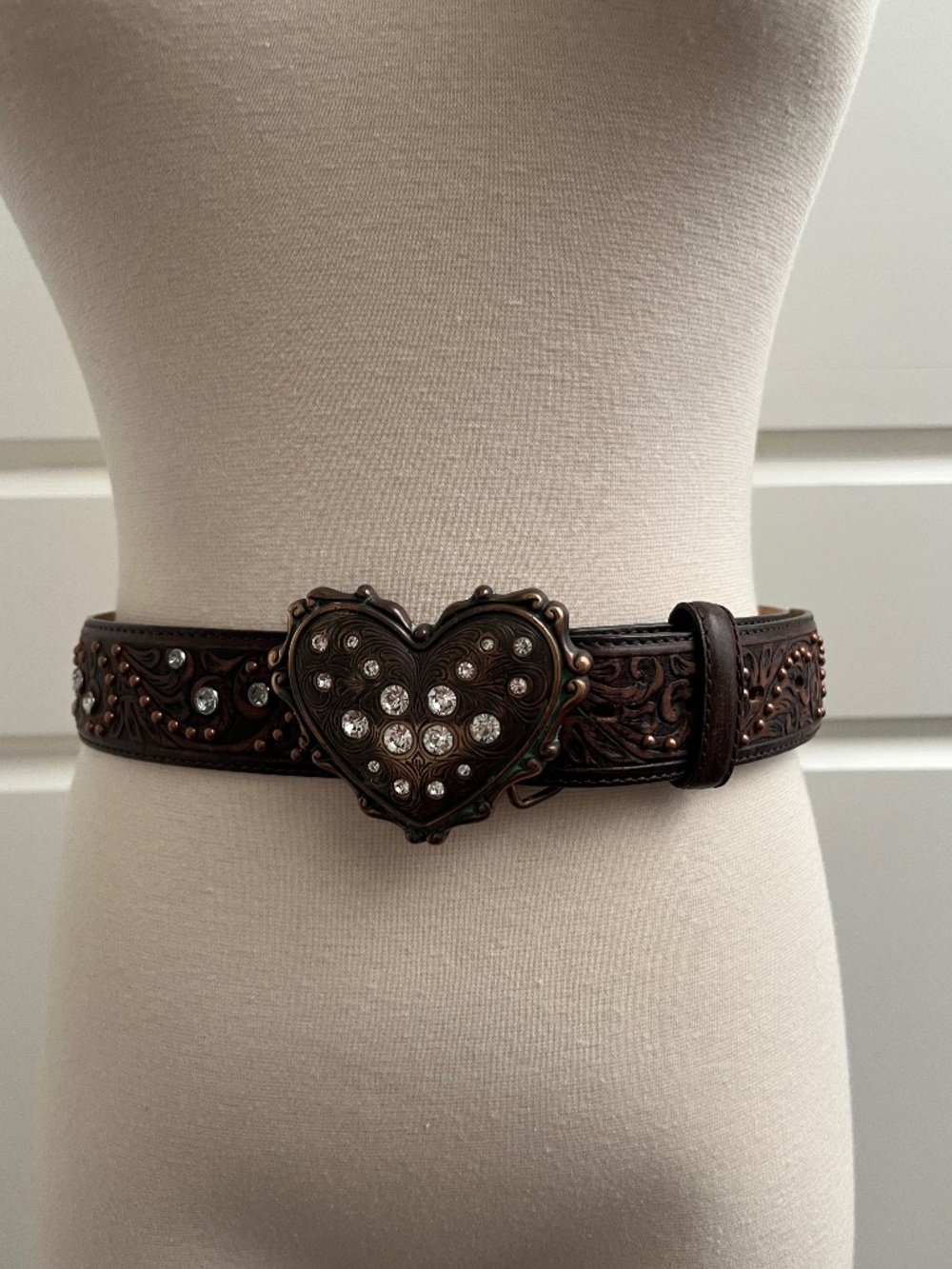 Justin Rhinestone Heart Leather Belt, Sz S/M, Very Good Condition